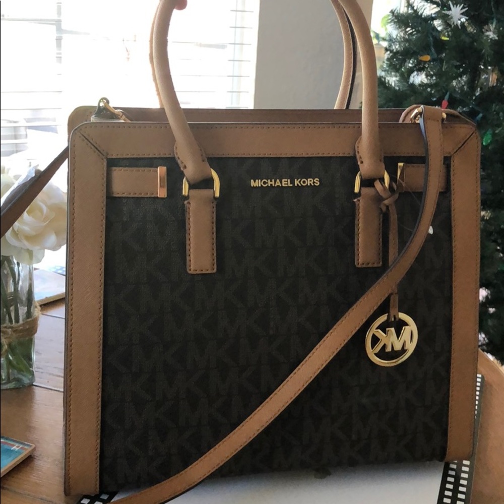 Michael Michael Kors Dillon TZ LG NS Satchel